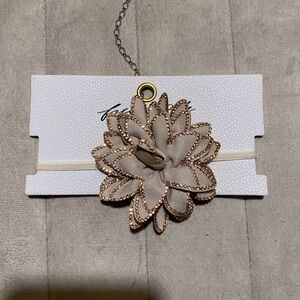 NEW FP Flower Choker